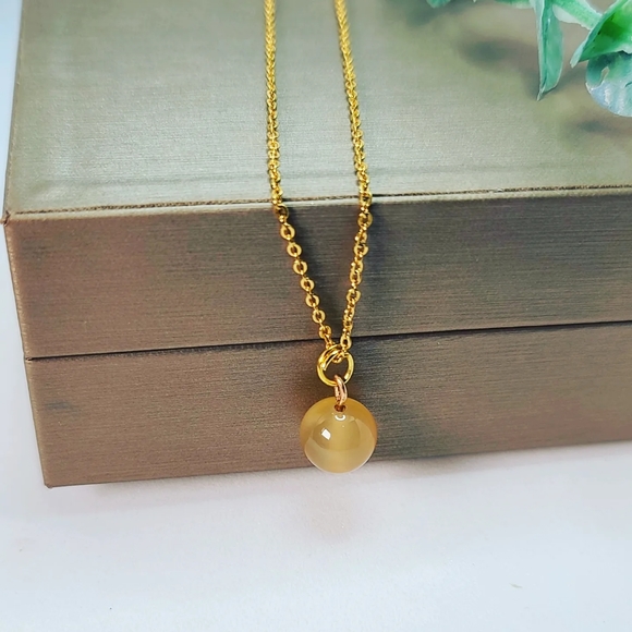 Orange Agate gold plated chain Pendant - Picture 3 of 3